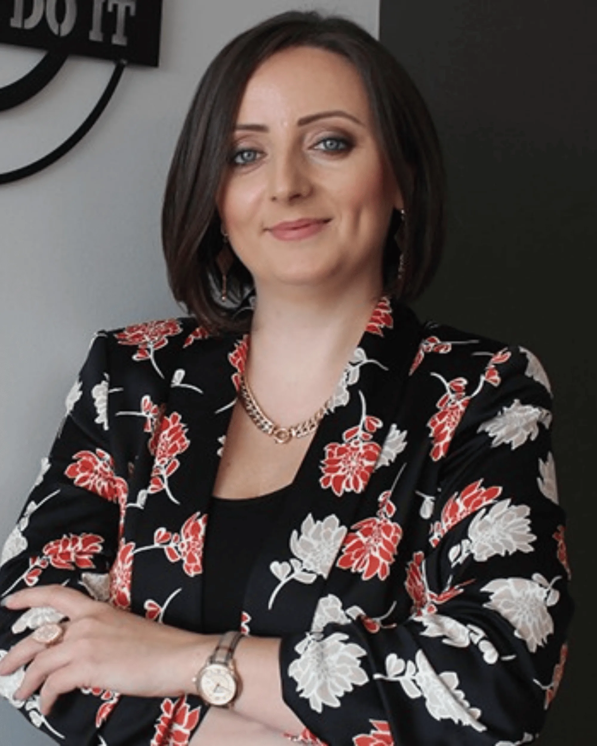 Eser Olga, Bussiness, Turcia
