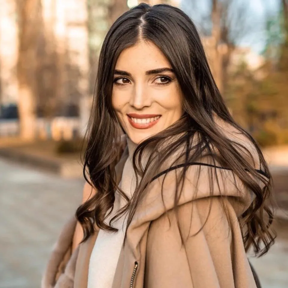 Popescu Lia, Model, Italia