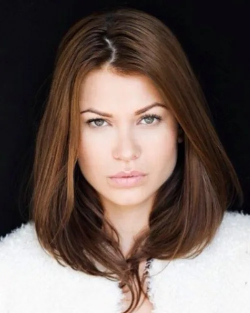 Hodos Iuliana, Model, România