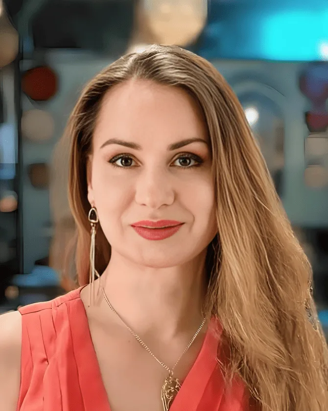 Bejenaru Alina, Кинотеатр, Индия