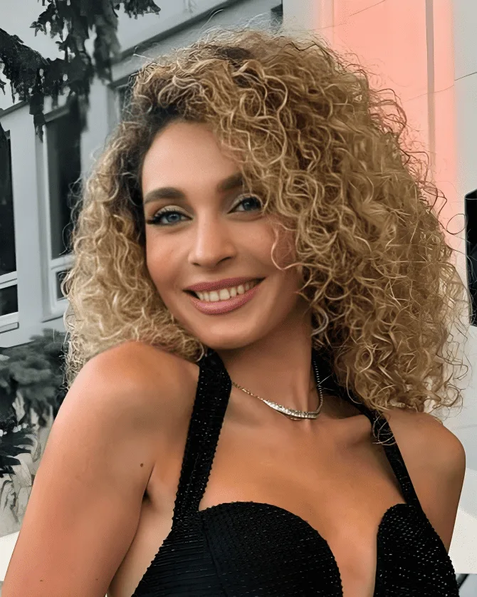 Slivca Gabriela, Model, România