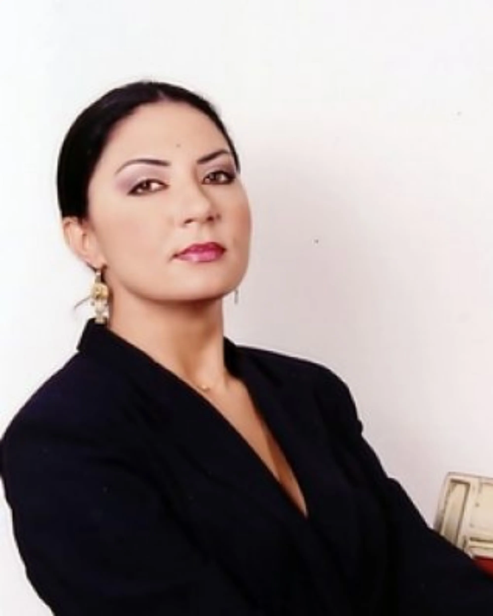Cassian Elena, Опера, Греция
