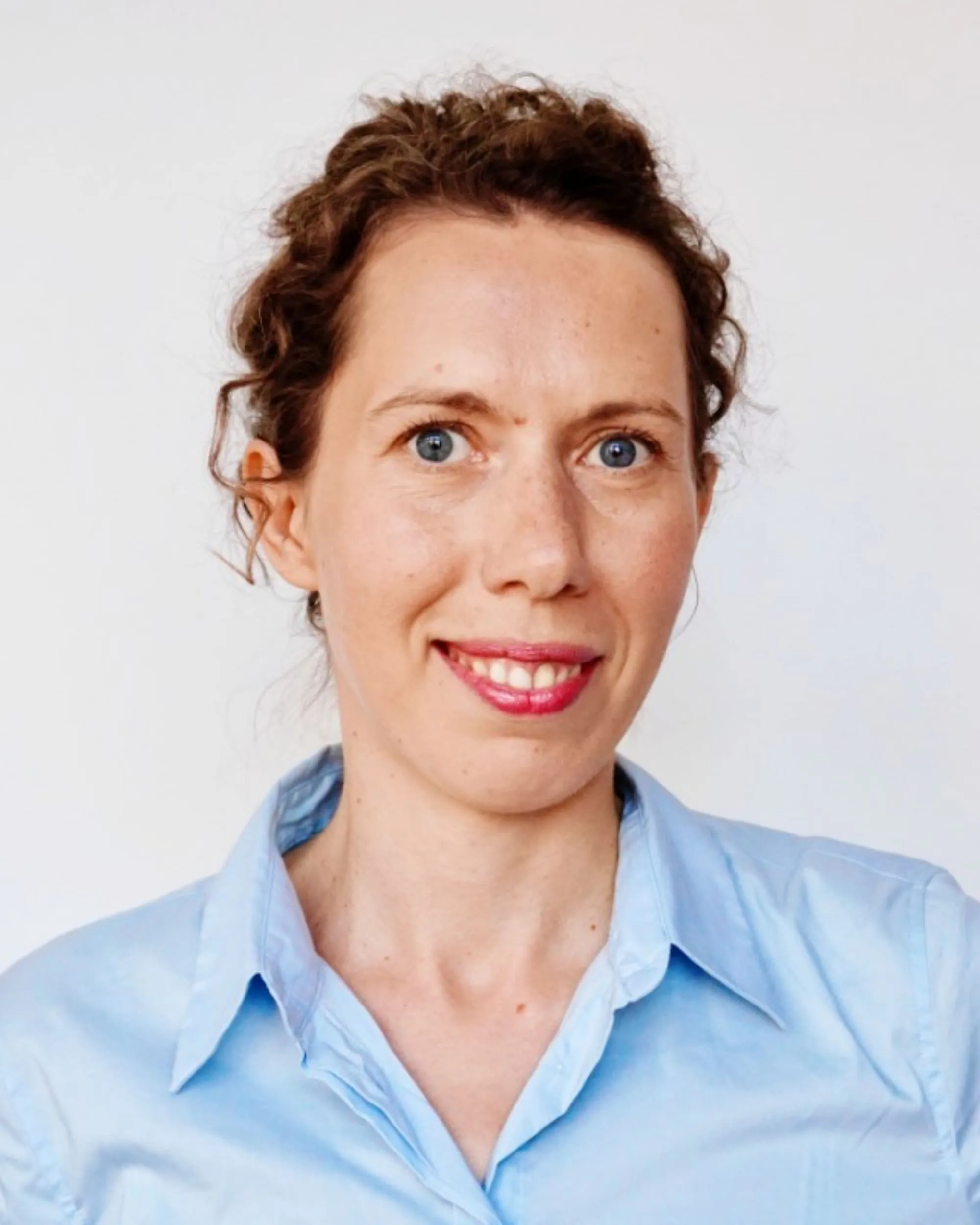 Coșcodan Olga, Social, Spania
