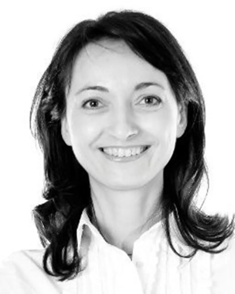Costin Ludmila, Finanțe, România