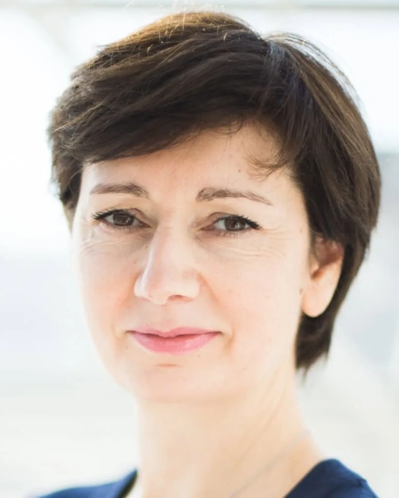 Golovco Angela, Social, Franța