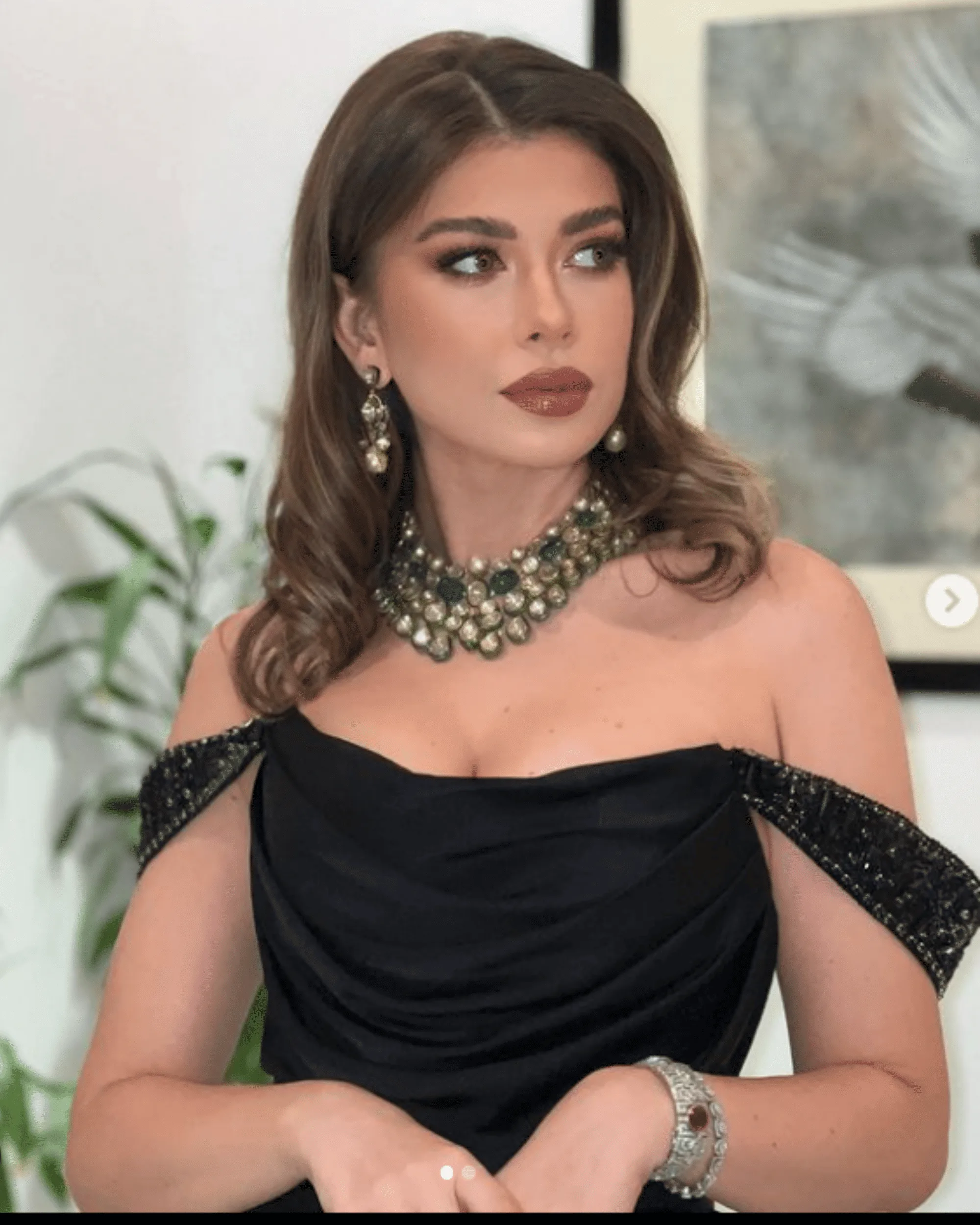 Melwani Dina, Modă, Emiratele Arabe Unite