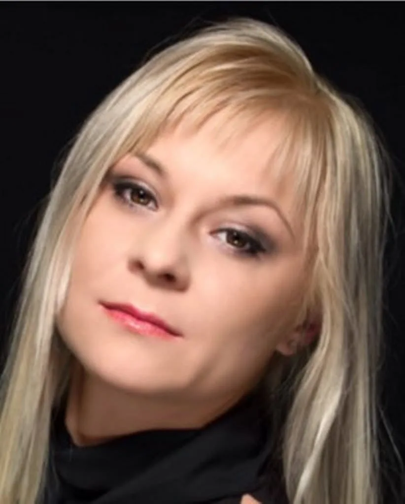 Strener Diana, Finanțe, Statele Unite ale Americii