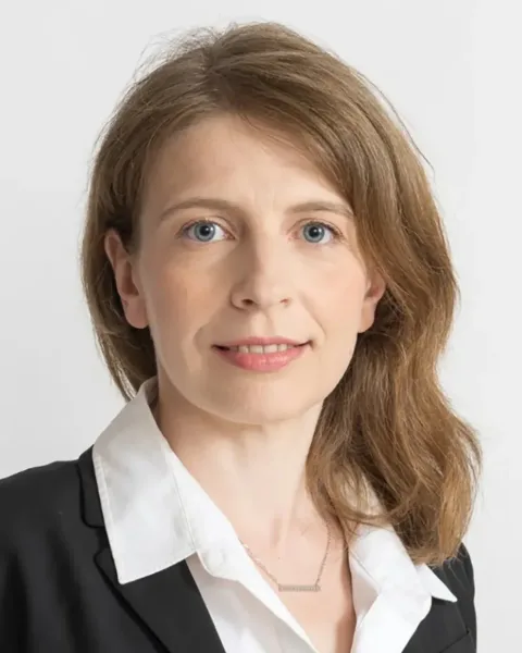 Podval Levy Sabina, Finance, Israel