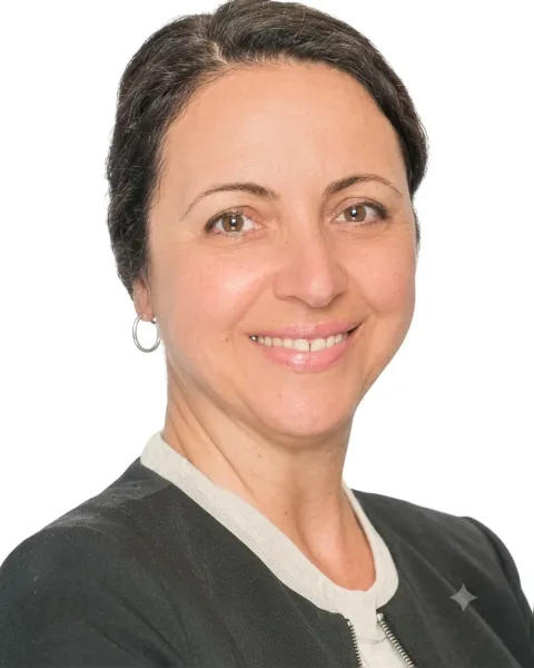 Bulgac Adela, Finanțe, Canada