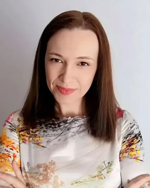 Gramada Angela, Social, România