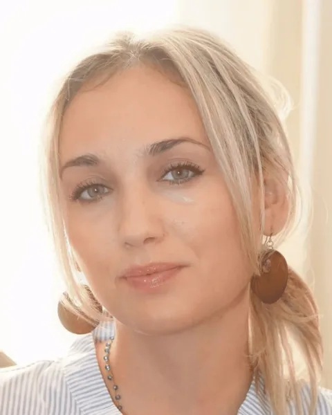 Bucur Valentina, Artă, Italia