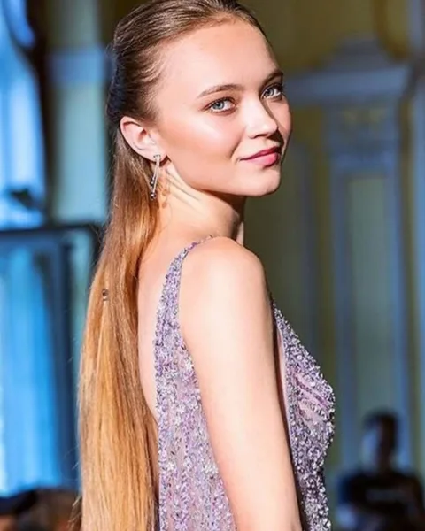 Pădure Cristina, Model, România