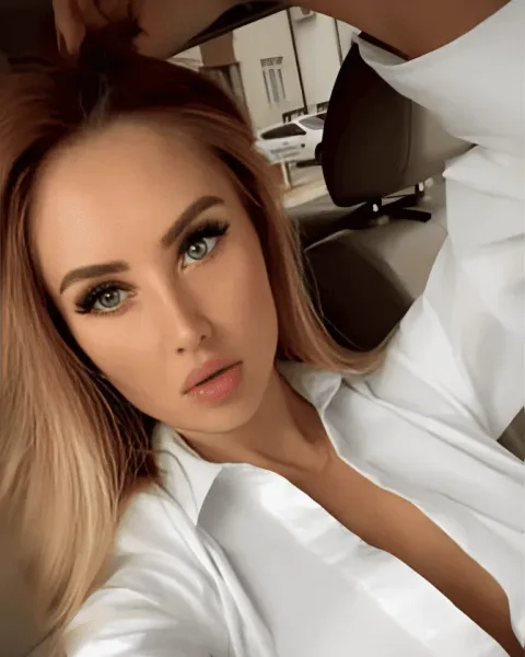 Pazurati Cristina, Модель, Румыния