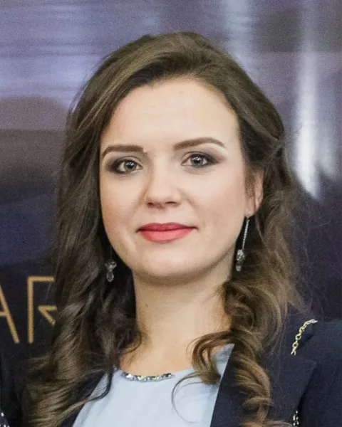 Răilean Irina, Finanțe, România
