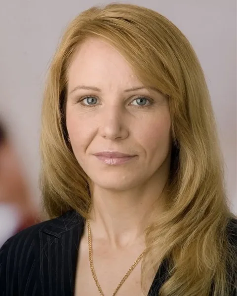 Secas Elena, Administration, Ireland