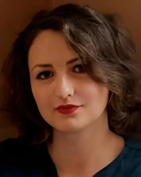 Sundeyeva Tatyana, Literatură, Statele Unite ale Americii